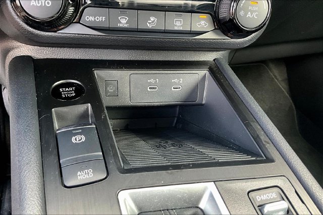 Used 2026 Nissan Kicks SV FWD image 15