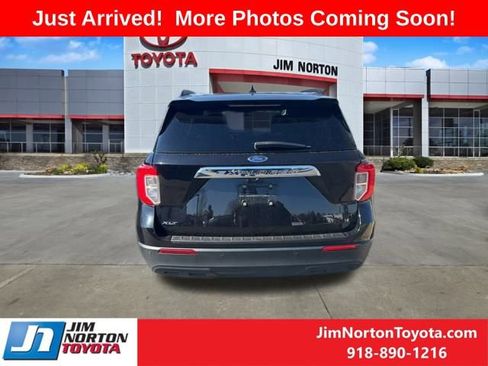 Used 2023 Ford Explorer XLT image 6