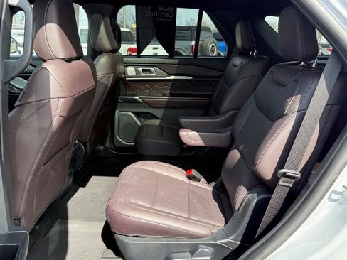Certified 2025 Ford Explorer Platinum w/ LUX Leather Package AWD/4WD image 19