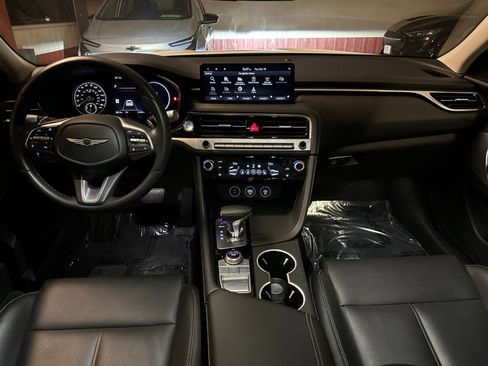 Used 2025 Genesis G70 2.5T image 34