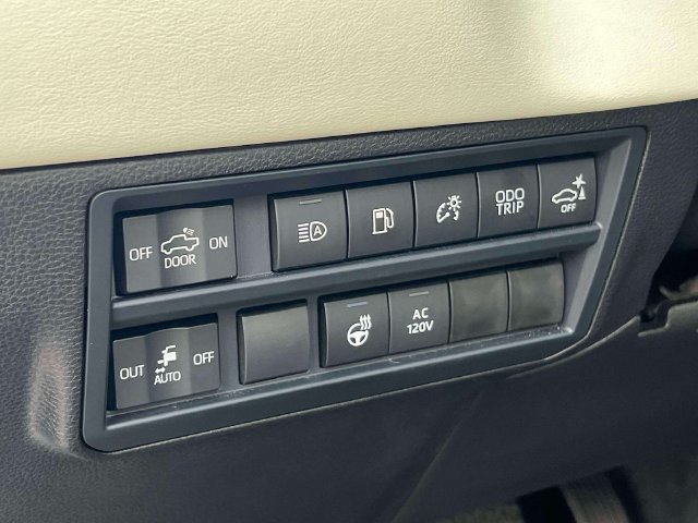 Certified 2025 Toyota Tundra Capstone AWD/4WD image 24