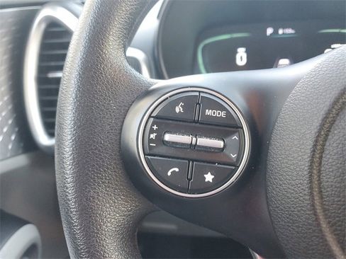 Certified 2023 Kia Soul LX w/ LX Technology Package image 22