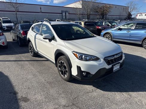 Used 2023 Subaru Crosstrek 2.0i Premium image 1