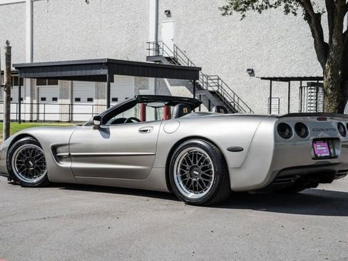 Used 1998 Chevrolet Corvette Convertible w/ Memory Pkg image 31