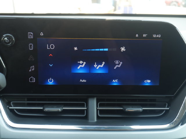 Used 2025 Chevrolet Trax LT FWD image 18