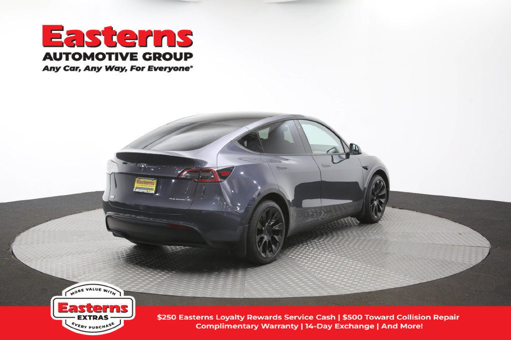 Used 2022 Tesla Model Y Long Range AWD/4WD image 37