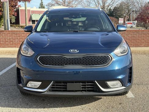 Used 2019 Kia Niro EX image 4