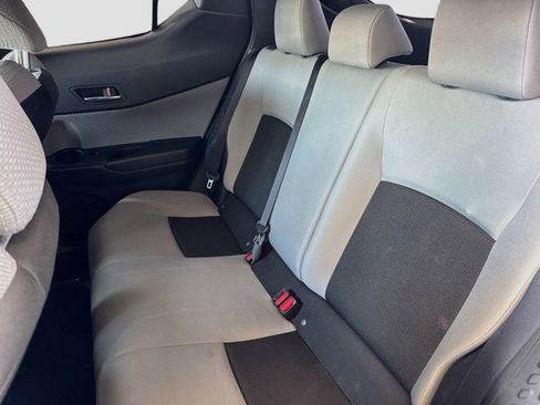 Used 2019 Toyota C-HR XLE FWD image 14
