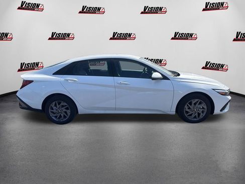 Certified 2025 Hyundai Elantra Hybrid FWD image 5