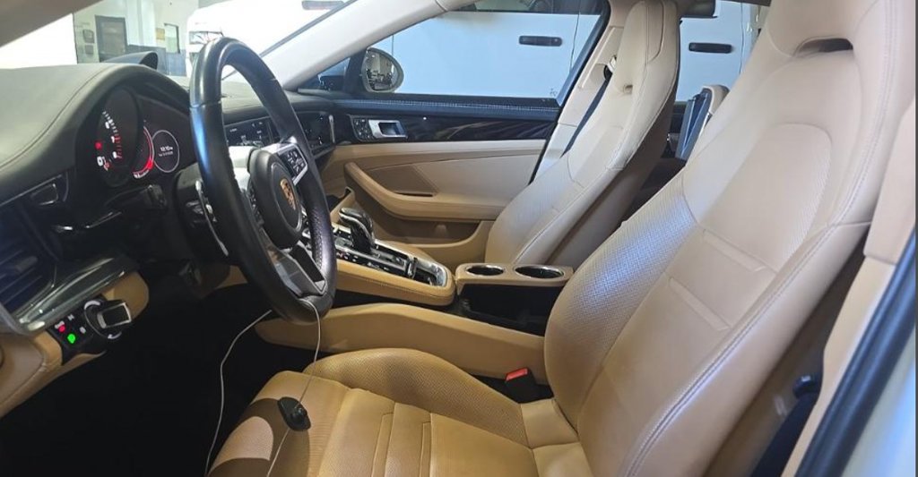 Used 2020 Porsche Panamera w/ Premium Package Plus RWD image 5