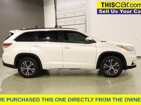 Used 2016 Toyota Highlander XLE w/ Preferred Accessory Package FWD image 9