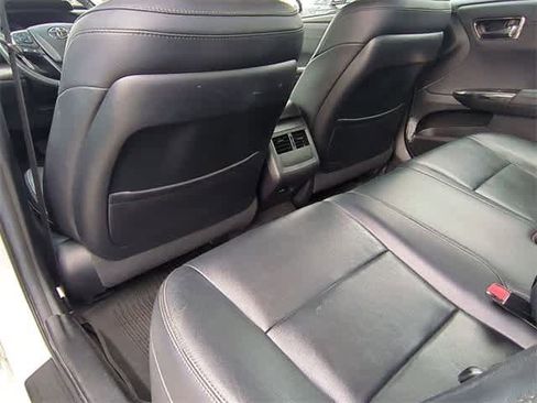 Used 2016 Toyota Avalon XLE Premium image 19