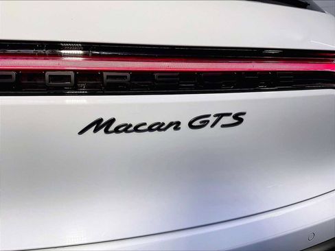 Certified 2022 Porsche Macan GTS AWD/4WD image 35