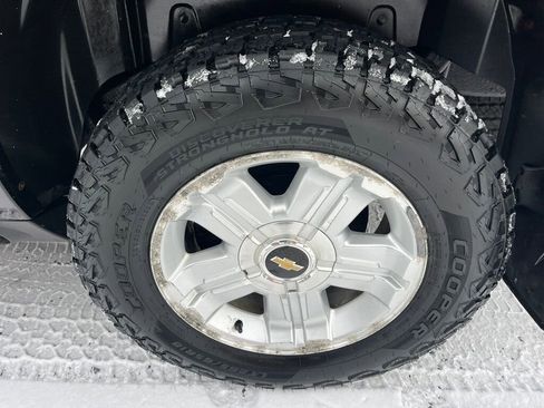 Used 2013 Chevrolet Avalanche LT w/ Suspension Package, Off-Road image 13