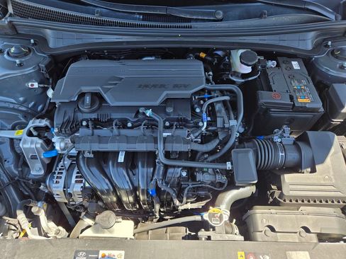 New 2026 Hyundai Elantra Limited FWD image 27