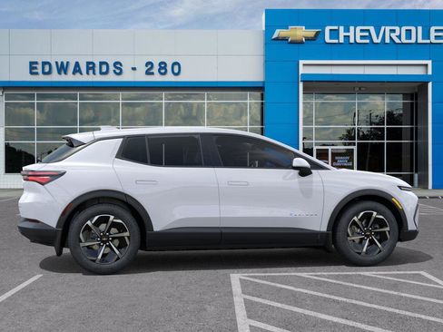 New 2026 Chevrolet Equinox EV LT image 5