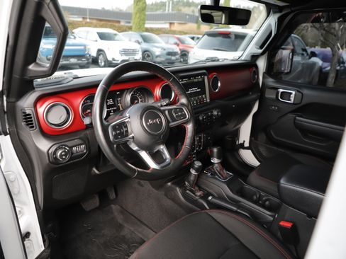 Used 2022 Jeep Gladiator Rubicon w/ Cold Weather Group image 17