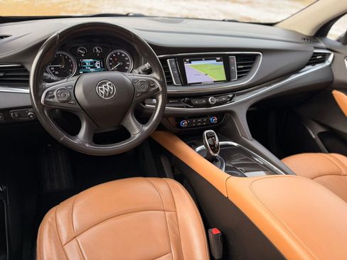 Used 2019 Buick Enclave Essence image 5