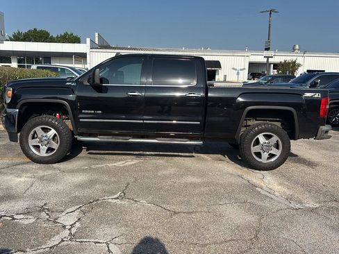 Used 2015 GMC Sierra 2500 SLT w/ Duramax Plus Package AWD/4WD image 4