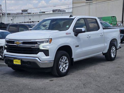 Used 2024 Chevrolet Silverado 1500 LT w/ Z71 Off-Road Package AWD/4WD image 1