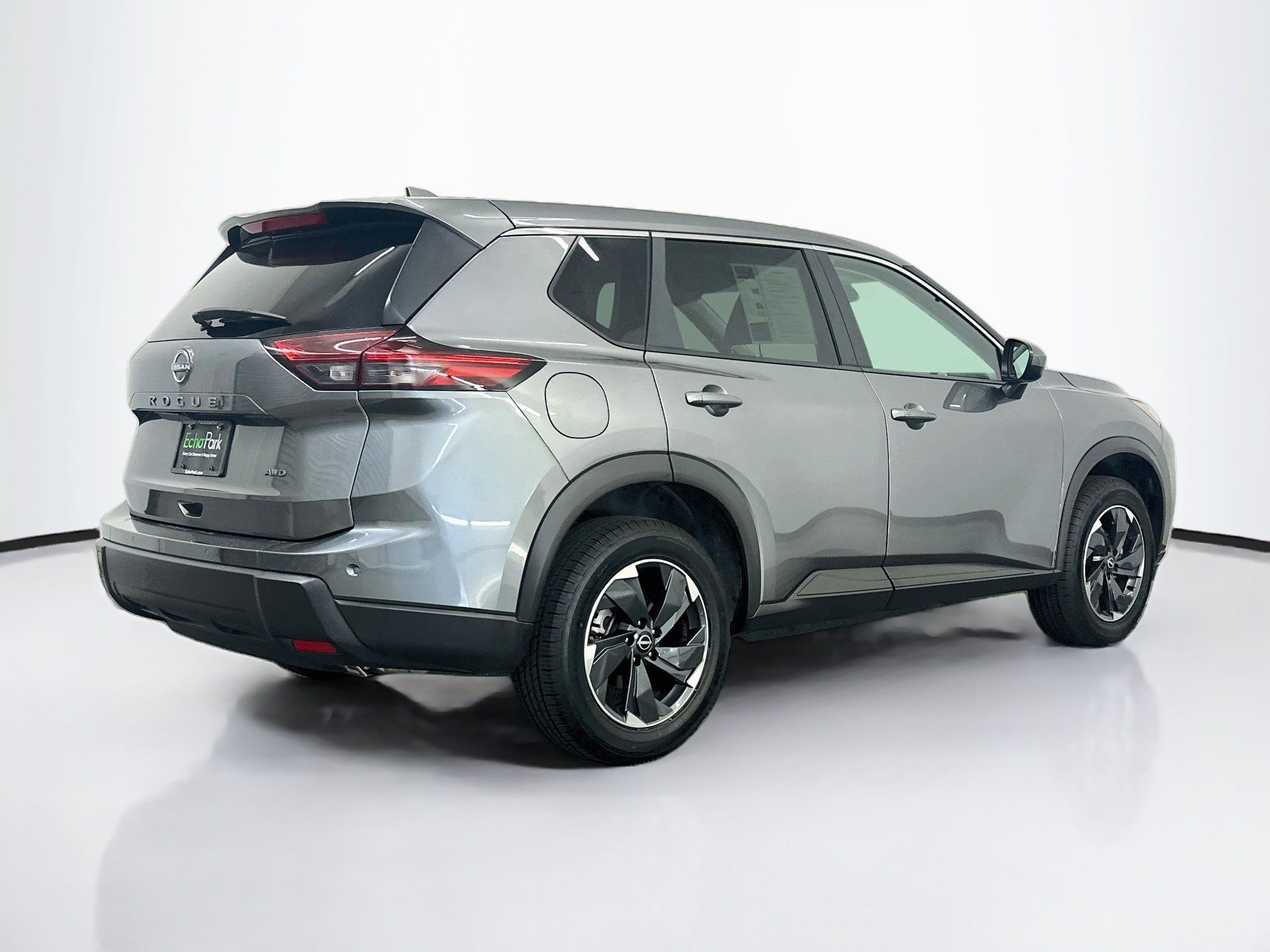 Used 2025 Nissan Rogue SV AWD/4WD image 9