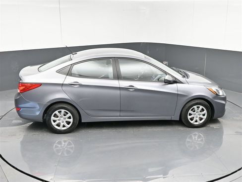 Used 2014 Hyundai Accent GLS image 23