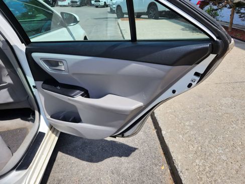 Used 2015 Toyota Camry LE FWD image 23