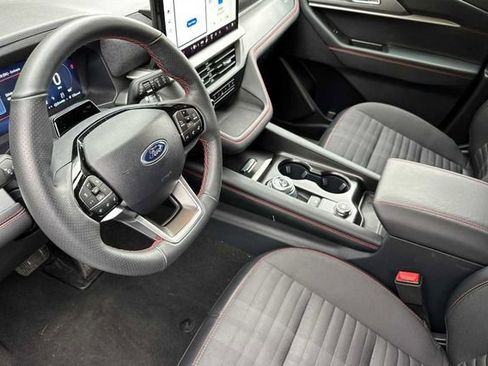 Certified 2025 Ford Explorer ST-Line w/ ST-Line Street Pack image 4