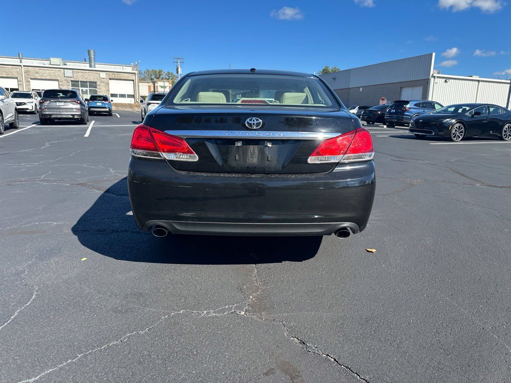 Used 2012 Toyota Avalon Limited FWD image 5
