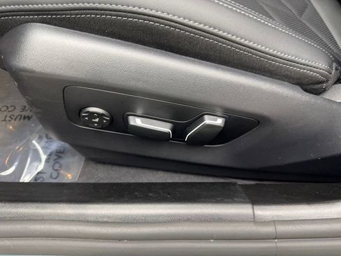 Used 2026 BMW 530i xDrive w/ Premium Package image 31