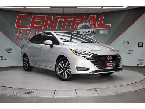 Used 2025 Nissan Versa SV w/ Trunk Package image 1