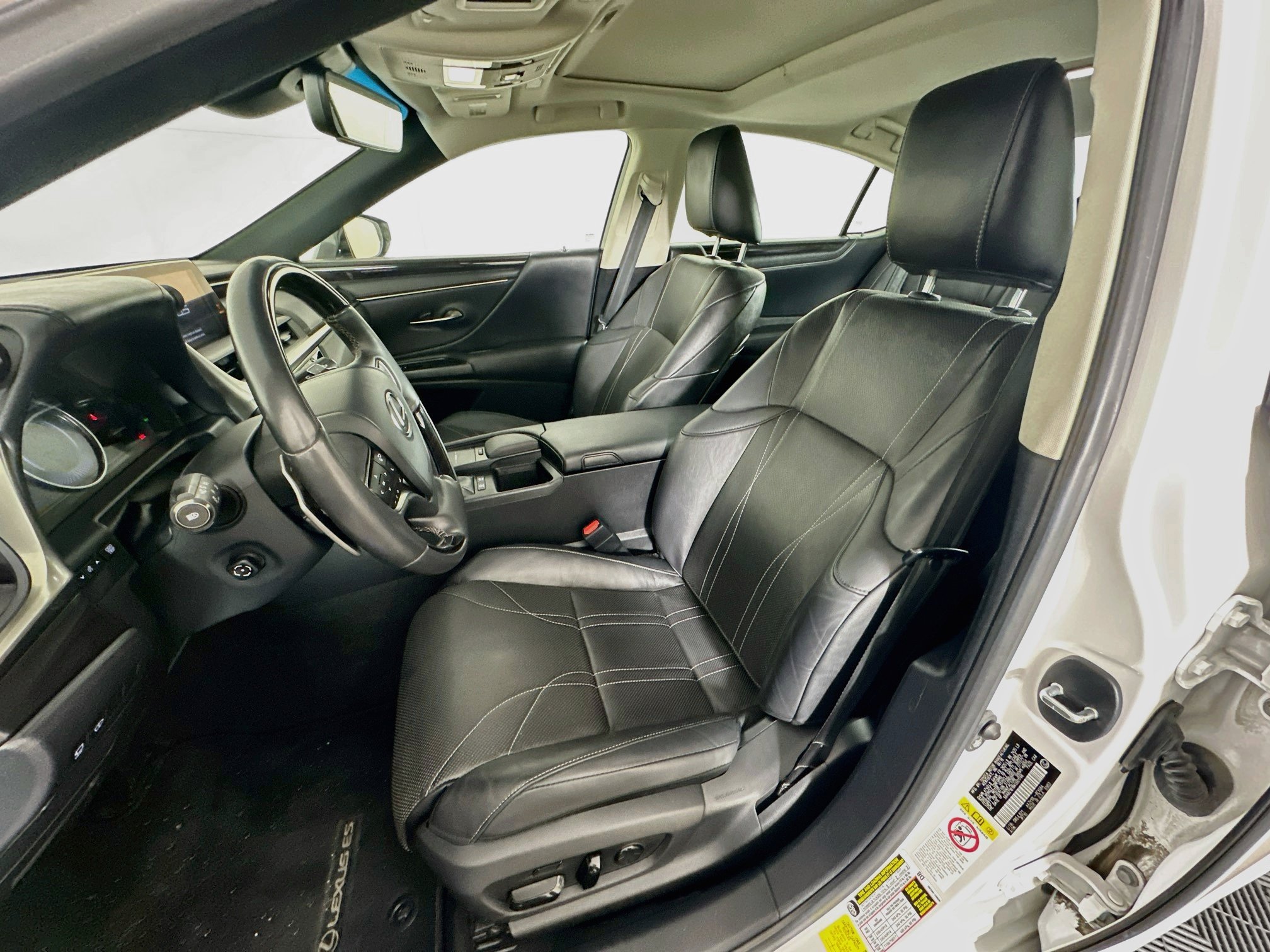 Used 2019 Lexus ES 300h w/ Accessory Package 2 FWD image 13
