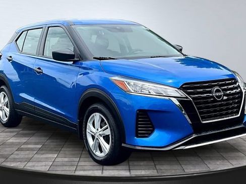 Used 2025 Nissan Kicks Play S FWD image 3