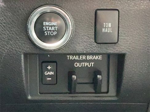 Used 2021 Toyota Tundra Limited w/ Limited Premium Package image 28