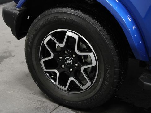 Used 2023 Ford Bronco Outer Banks image 10