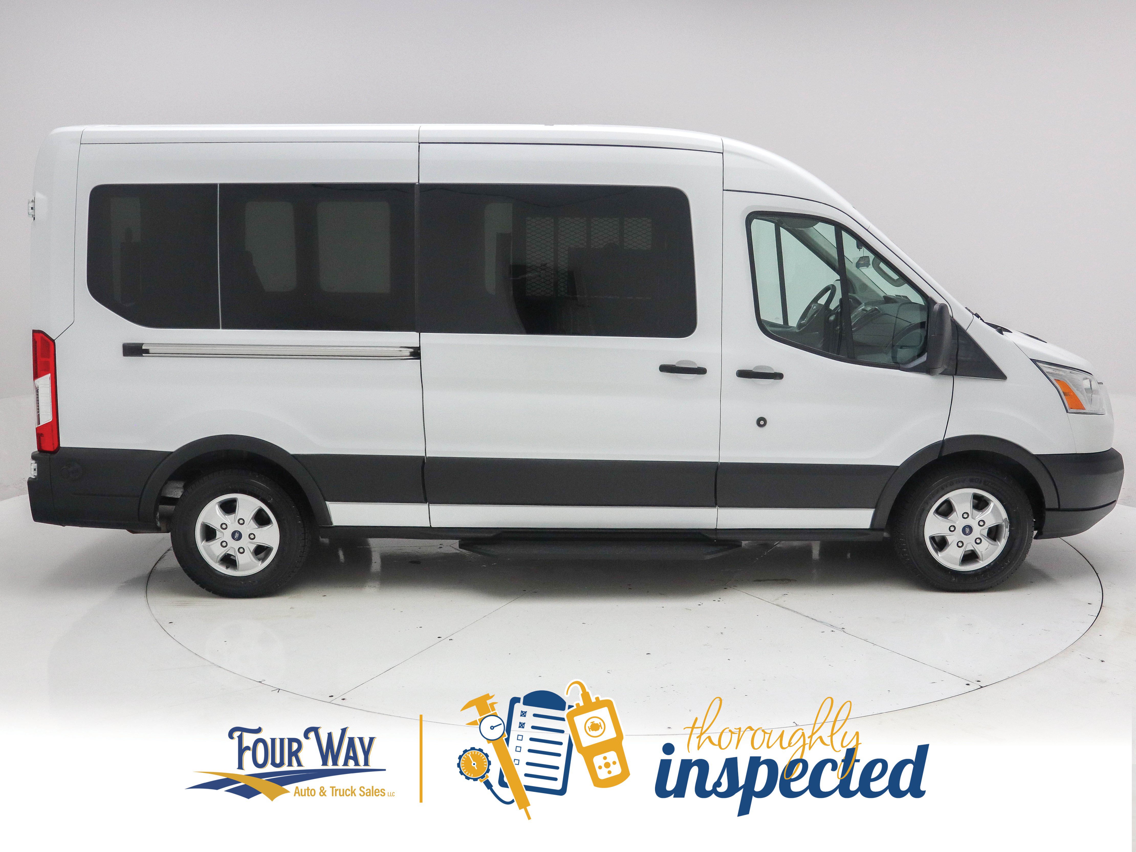 Used 2019 Ford Transit 350 XLT RWD image 3