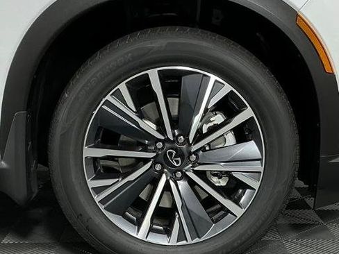 Certified 2026 INFINITI QX60 Luxe w/ Cargo Package AWD/4WD image 7