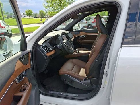 Used 2025 Volvo XC90 T8 Plus AWD/4WD image 14