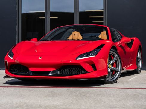 Used 2021 Ferrari F8 Tributo image 1