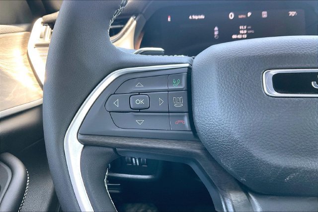 New 2026 Jeep Grand Cherokee Altitude AWD/4WD image 18