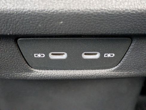 New 2026 Volkswagen Tiguan SE R-Line FWD image 17