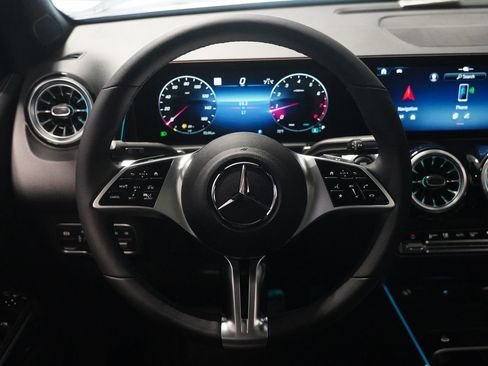 New 2026 Mercedes-Benz GLB 250 4MATIC image 19