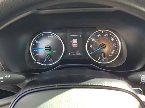 Used 2021 Toyota RAV4 XLE image 13