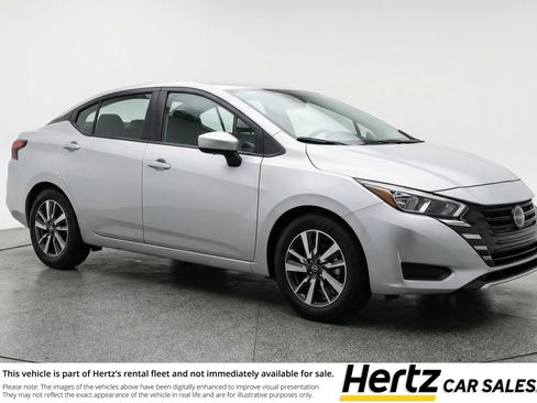 Used 2025 Nissan Versa SV image 1