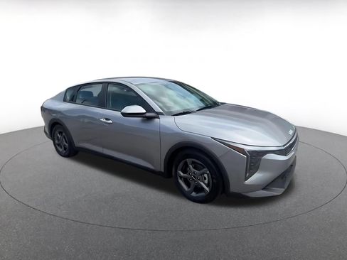 Used 2026 Kia K4 FWD image 2