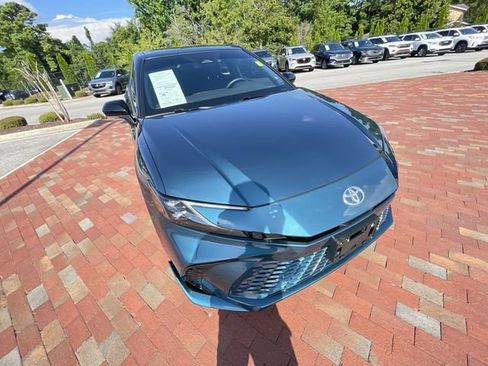 Used 2025 Toyota Camry XSE AWD/4WD image 38
