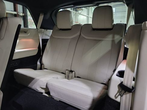 New 2026 Land Rover Range Rover Long Wheelbase SE AWD/4WD image 27