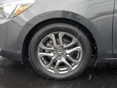 Used 2020 Toyota Yaris LE image 7