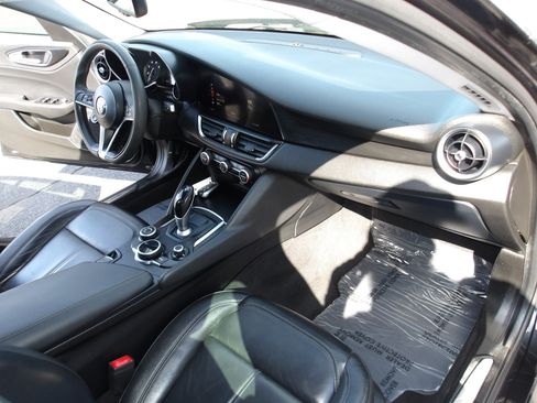 Used 2017 Alfa Romeo Giulia AWD w/ Cold Weather Package image 12