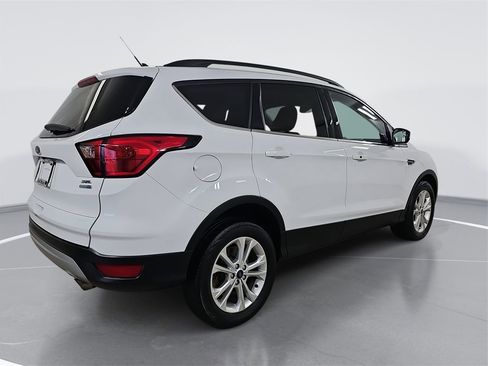 Used 2019 Ford Escape SEL image 3